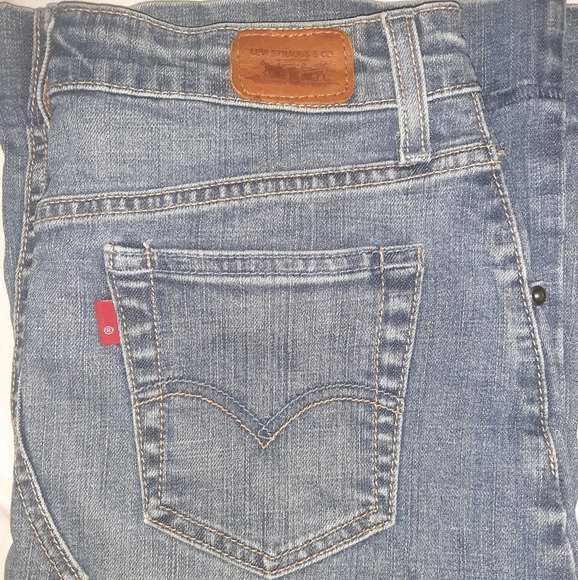 Levi's skirt - Picture 2 of 3